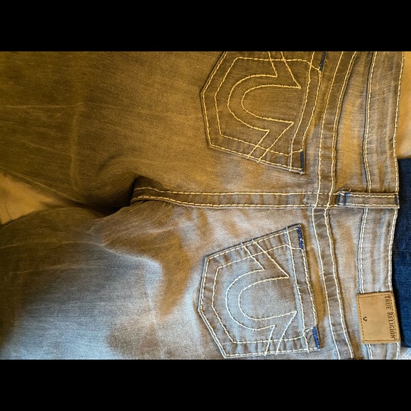 Boys Gray denim True Religion shorts - Picture 5 of 5